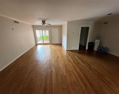 8604 Baltimore Drive - Photo Thumbnail 8