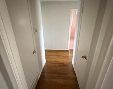 8604 Baltimore Drive - Photo Thumbnail 9