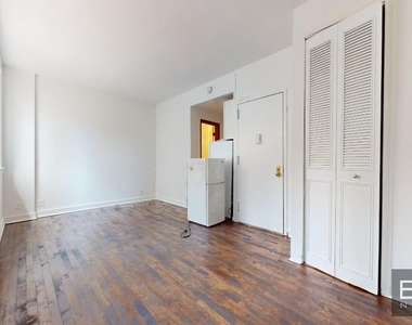East 61th Street - Photo Thumbnail 0