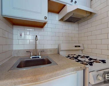 East 61th Street - Photo Thumbnail 1