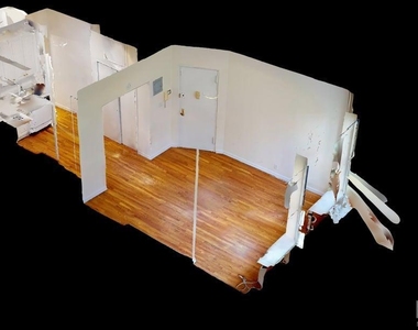 East 81st Street - Photo Thumbnail 8