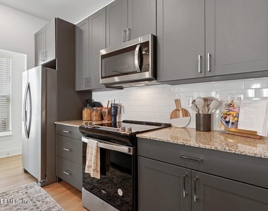 3730 Dupont Avenue - Photo Thumbnail 10