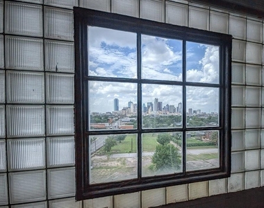 2400 S Ervay St - Photo Thumbnail 8
