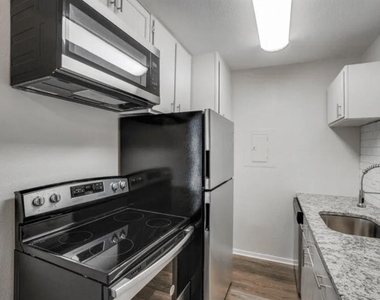 313-319 Rose St - Photo Thumbnail 2