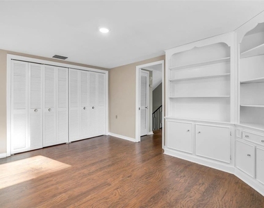 216 S Shore Crest Drive - Photo Thumbnail 23