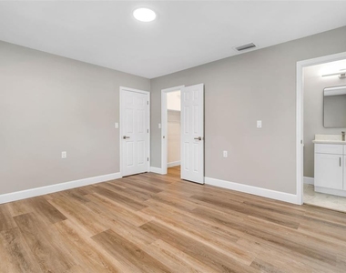 216 S Shore Crest Drive - Photo Thumbnail 19