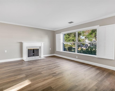 216 S Shore Crest Drive - Photo Thumbnail 3