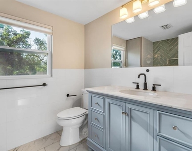 216 S Shore Crest Drive - Photo Thumbnail 26