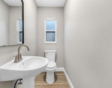 216 S Shore Crest Drive - Photo Thumbnail 12