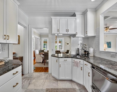 235 10th Avenue Ne - Photo Thumbnail 16