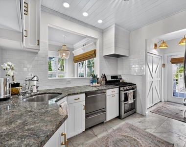 235 10th Avenue Ne - Photo Thumbnail 15