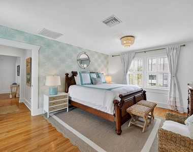 235 10th Avenue Ne - Photo Thumbnail 19