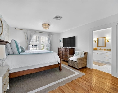 235 10th Avenue Ne - Photo Thumbnail 20