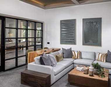 5000 Collina Terrace - Photo Thumbnail 10