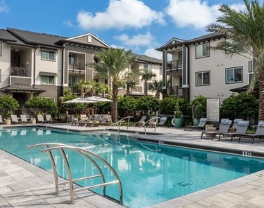 5000 Collina Terrace - Photo Thumbnail 20