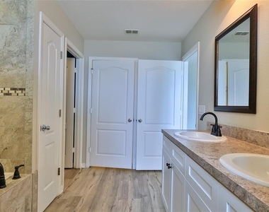 441 White Coral Drive - Photo Thumbnail 16
