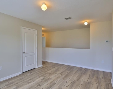 441 White Coral Drive - Photo Thumbnail 9