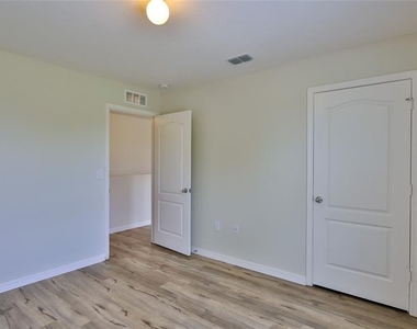 441 White Coral Drive - Photo Thumbnail 11
