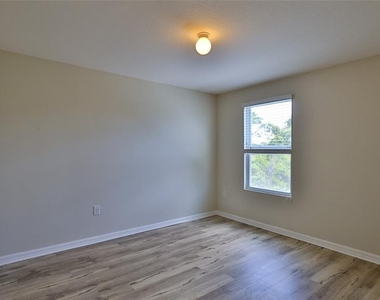 441 White Coral Drive - Photo Thumbnail 7