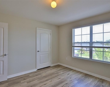 441 White Coral Drive - Photo Thumbnail 31