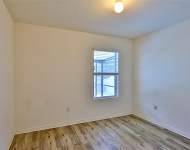 441 White Coral Drive - Photo Thumbnail 24