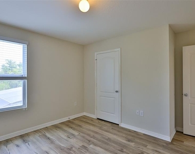 441 White Coral Drive - Photo Thumbnail 6