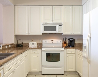 60 Surfview Drive - Photo Thumbnail 4