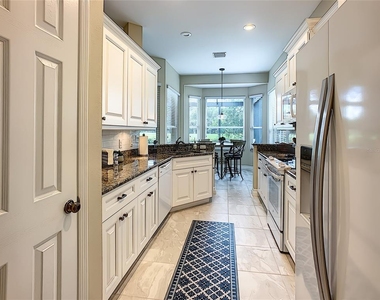 539 Fallbrook Drive - Photo Thumbnail 22