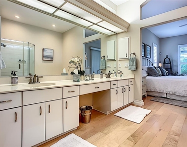 539 Fallbrook Drive - Photo Thumbnail 44