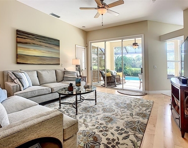 539 Fallbrook Drive - Photo Thumbnail 9