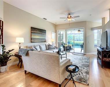 539 Fallbrook Drive - Photo Thumbnail 8