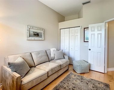 539 Fallbrook Drive - Photo Thumbnail 16