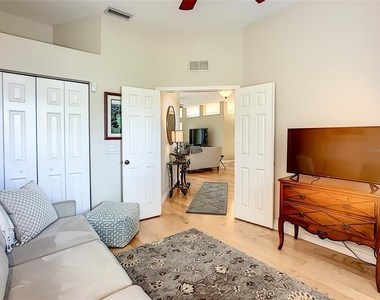 539 Fallbrook Drive - Photo Thumbnail 18