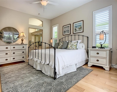 539 Fallbrook Drive - Photo Thumbnail 30