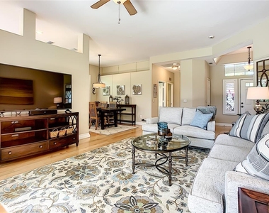 539 Fallbrook Drive - Photo Thumbnail 6