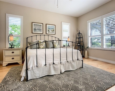 539 Fallbrook Drive - Photo Thumbnail 31