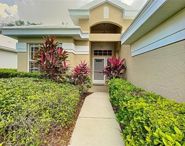 539 Fallbrook Drive - Photo Thumbnail 2
