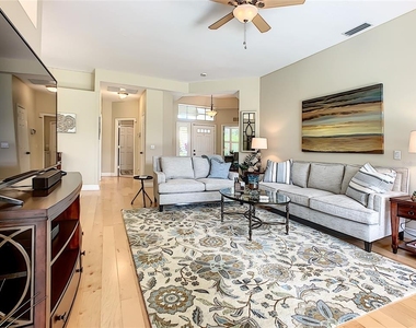 539 Fallbrook Drive - Photo Thumbnail 7