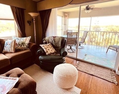 9320 Clubside Circle - Photo Thumbnail 14