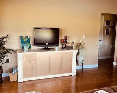 9320 Clubside Circle - Photo Thumbnail 19