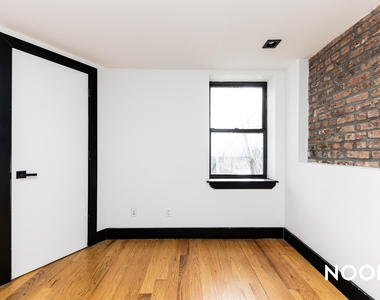 298 Gates Avenue - Photo Thumbnail 11