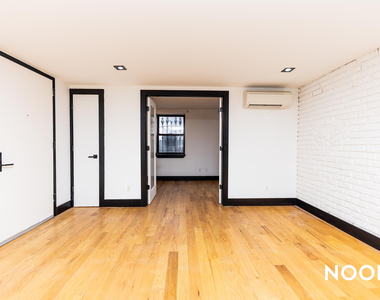 298 Gates Avenue - Photo Thumbnail 7