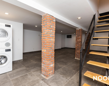 298 Gates Avenue - Photo Thumbnail 3