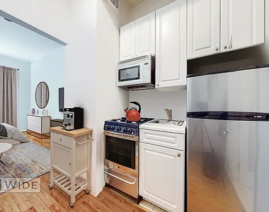 418 East 74th Street - Photo Thumbnail 2