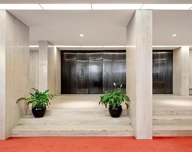 East 87th Street - Photo Thumbnail 15