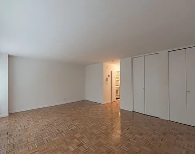 East 87th Street - Photo Thumbnail 1