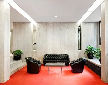 East 87th Street - Photo Thumbnail 16