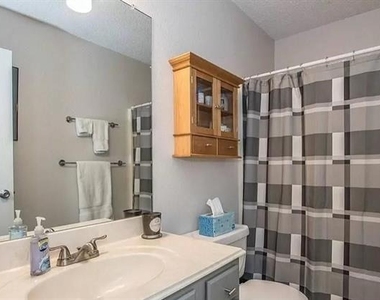 1828 Overland Street - Photo Thumbnail 5
