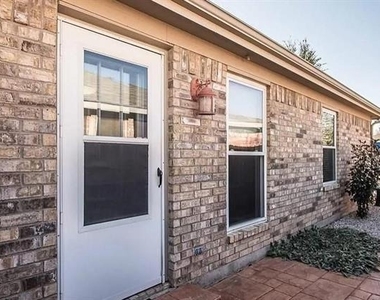 1828 Overland Street - Photo Thumbnail 10