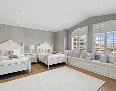 3900 Hilton Head Way - Photo Thumbnail 11